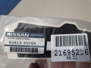 Наклейка передней левой двери вертикальная, ориг. номер 8081395F0A, Nissan Almera Classic B10 2006-2013
