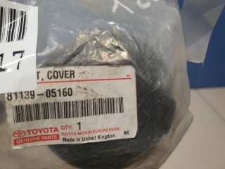 Пыльник фары левый, ориг. номер 8113905160, Toyota Avensis T25 2003-2006