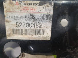 Кронштейн передней панели правый, ориг. номер 5220C482, Mitsubishi Lancer CX CY