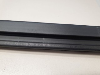 Накладка стекла передней левой двери, ориг. номер 51337258299, BMW 3 F30 2011-2016