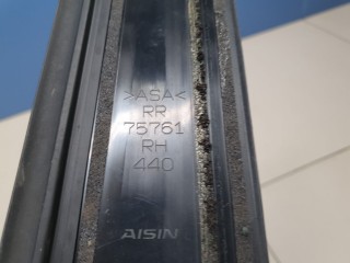 Накладка рамки двери задняя правая, ориг. номер 7576133050, Toyota Camry XV50 2011-2014