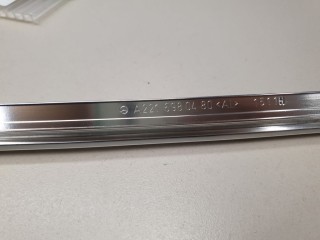 Молдинг рамки задней правой двери, ориг. номер A2216980480, Mercedes S-klasse W221 2005-2009