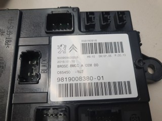 Блок комфорта двери багажника, ориг. номер 9819008380, Peugeot 3008 P84