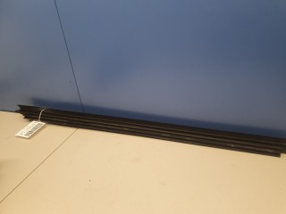 Накладка стекла передней левой двери, ориг. номер A1677257700, Mercedes GL-klasse X167 GLS
