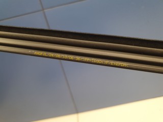 Накладка стекла передней левой двери, ориг. номер 6817205060, Toyota Avensis T27 2011-2015