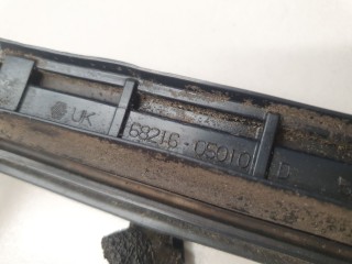 Уплотнитель форточки левой, ориг. номер 6821605010, Toyota Avensis T27 2011-2015