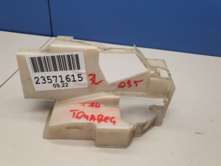 Защитный кожух замка задней левой двери, ориг. номер 7L0839089C, Porsche Cayenne 955 957 2002-2007