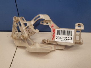 Кронштейн замка двери задний левый, ориг. номер 5N0839767C, Volkswagen Tiguan 2011-2019