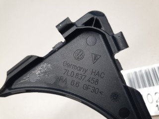 Накладка декоративная передней правой двери, ориг. номер 7L0837458A, Volkswagen Touareg 2002-2007
