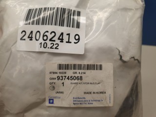 Комплект передних брызговиков, ориг. номер 93745068, Chevrolet Aveo T250 2006-2012