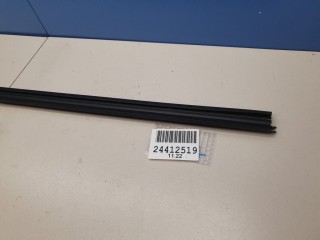 Накладка стекла передней правой двери, ориг. номер 7C0837472, Volkswagen Crafter 2011-2016
