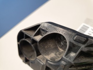 Усилитель двери багажника правый, ориг. номер 7682642130, Toyota RAV 4 2010-2016