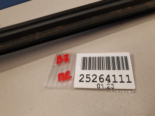 Накладка стекла передней правой двери, ориг. номер 3AA837472A, Volkswagen Passat B7 2011-2015