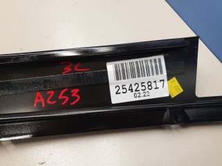 Накладка рамки двери задняя левая, ориг. номер A2536900387, Mercedes GLC-klasse X253 2015-2019