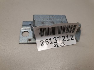 Кронштейн двери багажника левый, ориг. номер 8E0827657G, Audi A8 S8 D4 2013-2017