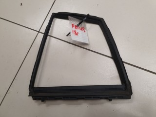 Уплотнитель стекла двери задний левый, ориг. номер 6818947030, Toyota Prius W50