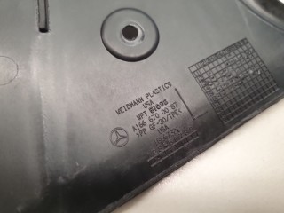 Накладка стекла заднего левого глухого, ориг. номер A1666700087, Mercedes GL-klasse X166 GL GLS 2012-2016