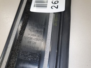 Накладка рамки двери задняя левая, ориг. номер 7570805010, Toyota Avensis T27 2011-2015