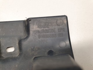 Кронштейн решетки радиатора правый, ориг. номер 6400D586, Mitsubishi Outlander GF