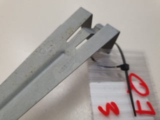Кронштейн обшивки двери задней левой, ориг. номер 4L0839957, Audi Q7 4L 2009-2015