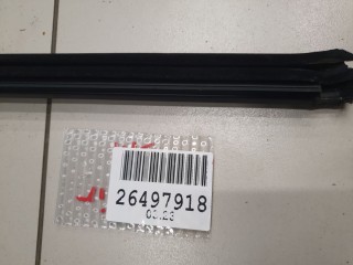 Накладка стекла передней правой двери, ориг. номер 5N0837480, Volkswagen Tiguan 2011-2019