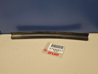 Уплотнитель двери задней левой, ориг. номер 6788776010, Lexus CT 200H
