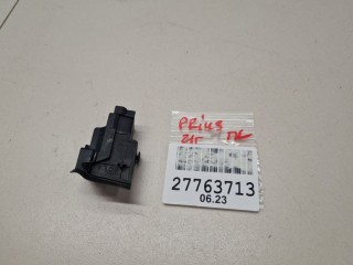 Уплотнитель стекла передней левой двери, ориг. номер 6815147062, Toyota Prius W50