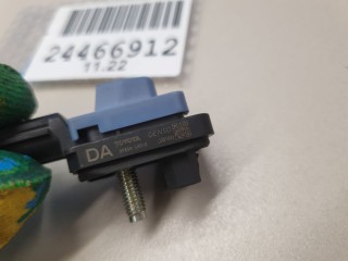 Датчик Airbag, ориг. номер 8983A33010, Toyota Camry V70