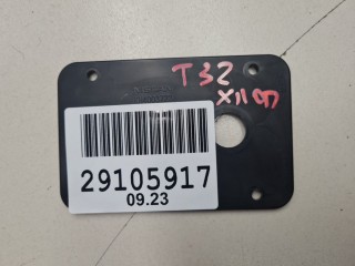 Кронштейн кнопки открывания багажника, ориг. номер KH4003723, Nissan X-Trail T32 2013-2019