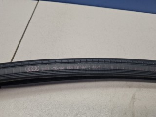 Накладка стекла передней правой двери, ориг. номер 8K0837480C, Audi A4 B8 2007-2012