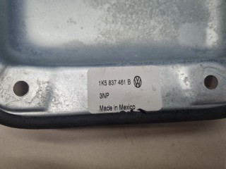Кронштейн стеклоподъемника передней левой двери, ориг. номер 1K5837461B, Volkswagen Golf 5 2003-2009