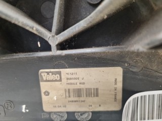Вентилятор радиатора в сборе, ориг. номер 04809413AF, Chrysler Voyager Caravan 2000-2004