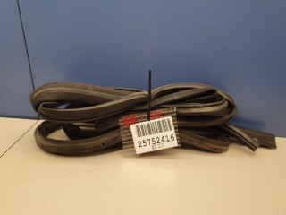 Уплотнитель двери задней правой, ориг. номер 63512FJ000, Subaru XV G33 G43