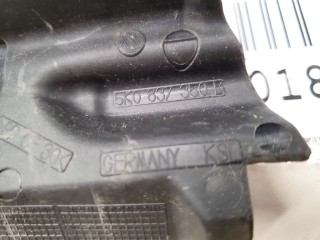 Защитный кожух замка правой двери, ориг. номер 5K0837350B, Volkswagen Golf 7 2012-2017