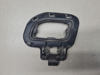 Кронштейн крышки форсунки омывателя фары левый, ориг. номер BJ3213C153A, Land Rover Range Rover Evoque 2011-2015