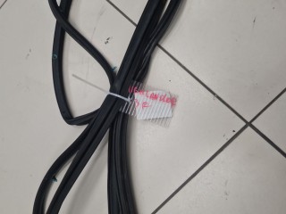Уплотнитель двери задней правой, ориг. номер 6787148020, Toyota Highlander U20
