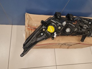 Фара правая, ориг. номер ST21211Y1RLDEM2, Toyota Corolla E18