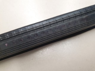 Накладка стекла передней левой двери, ориг. номер 4L0837479, Audi Q7 4L 2009-2015