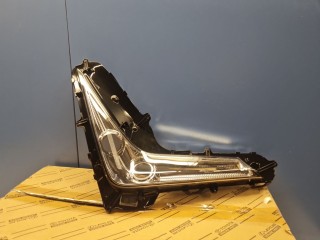 Стекло противотуманной фары правой, ориг. номер 8137260070, Lexus LX 570 URJ200 2007-2012