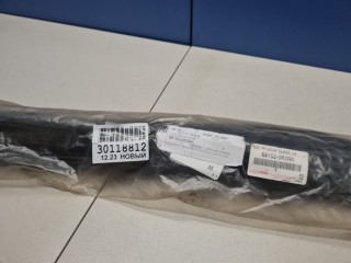 Уплотнитель стекла двери задний левый, ориг. номер 681520K090, Toyota Fortuner GGN155