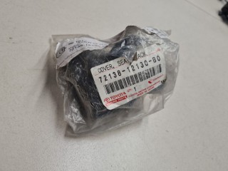Крышка кронштейна сиденья, ориг. номер 7213812130B0, Toyota Corolla E15 2006-2010