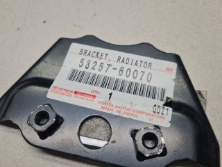 Кронштейн панели радиатора левый, ориг. номер 5325760070, Toyota Land Cruiser Prado 150 2009-2013