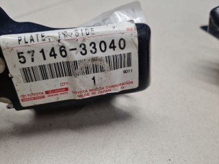Кронштейн кузова левый, ориг. номер 5714633040, Toyota Camry V70