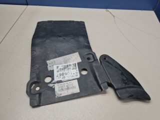 Кронштейн брызговика задний правый, ориг. номер 6106742010, Toyota RAV 4 2008-2010