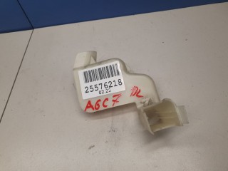 Защитный кожух замка передней левой двери, ориг. номер 4G1837349, Audi A6 S6 C7