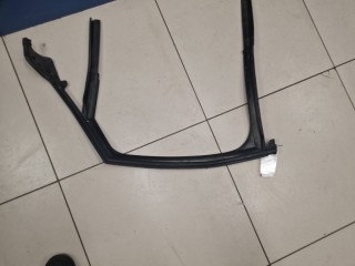 Уплотнитель стекла двери задний левый, ориг. номер 4G5839439D, Audi A6 S6 C7