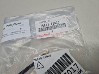 Уплотнитель накладки двери багажника, ориг. номер 7687542020, Toyota RAV 4 2015-2019