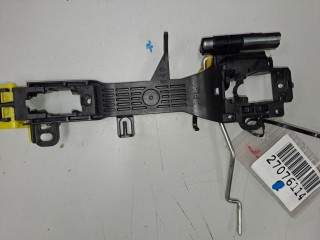 Кронштейн ручки двери передней левой, ориг. номер 6920248011, Lexus IS SE30