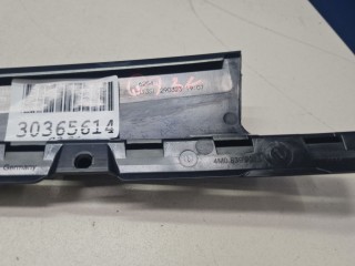 Накладка рамки двери задняя левая, ориг. номер 4M0839901, Audi Q7 4M 2015-2019