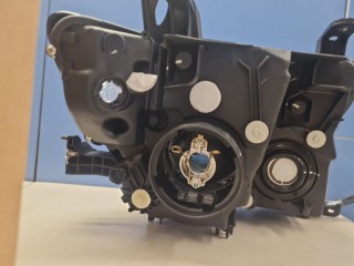 Фара левая, ориг. номер ST2141186L, Mitsubishi Pajero V8 V9